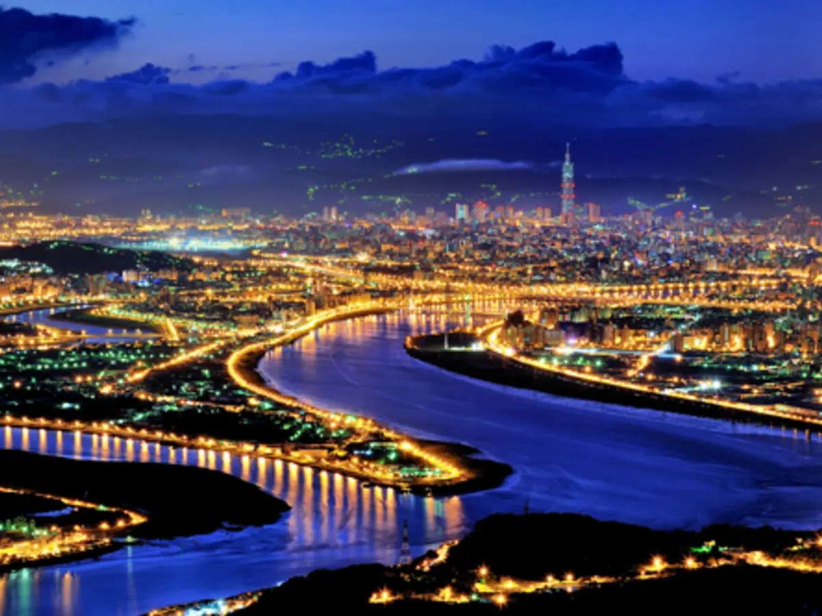 新北市山上夜景推薦|觀音山、九份與烘爐地行程指南封面